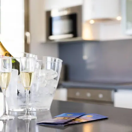 Marina Caleta, La Caleta Apartmán *