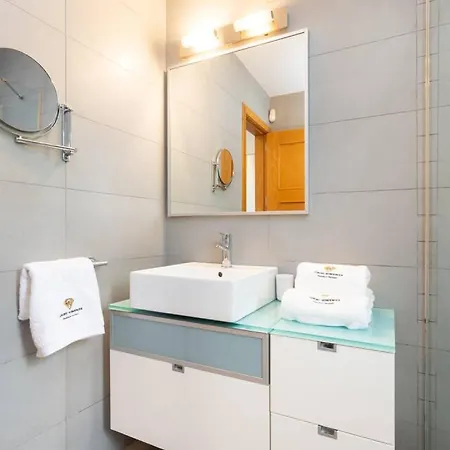 Marina Caleta, La Caleta Apartmán